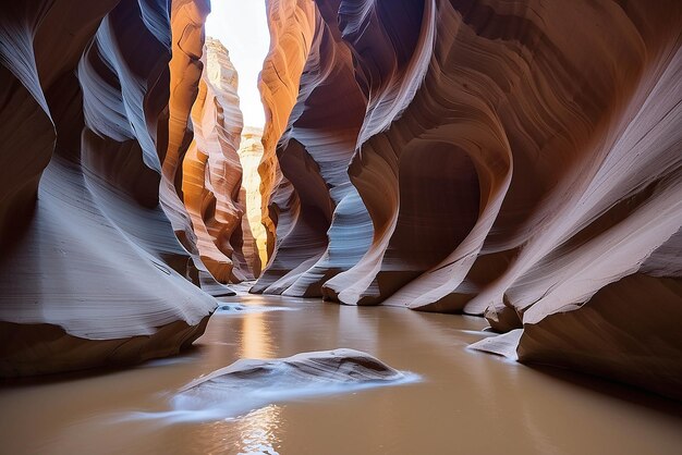 Un cañón de ranura fuera de la página Arizona hermosos colores y piedra arenisca causada por eones de viento y agua erosión página Arizona Estados Unidos de América