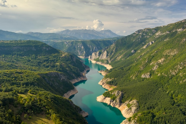 Cañón del río Piva con embalse Piva Lake