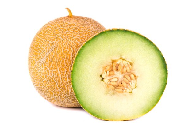 Cantaloupe Melone isoliert auf Leerraum. Saftige und süße Melone Melone isoliert auf weißen Raum.