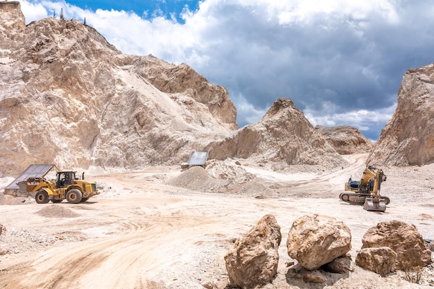 Cantera para la extracción de grava arena y piedra