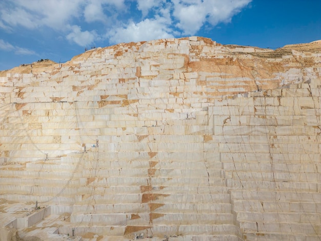Cantera de mármol blanco una de las más grandes de España Pinoso Alicante España