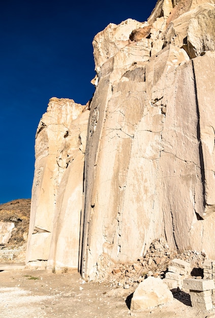 Canteras de Sillar, extracción de roca volcánica en Arequipa, Perú