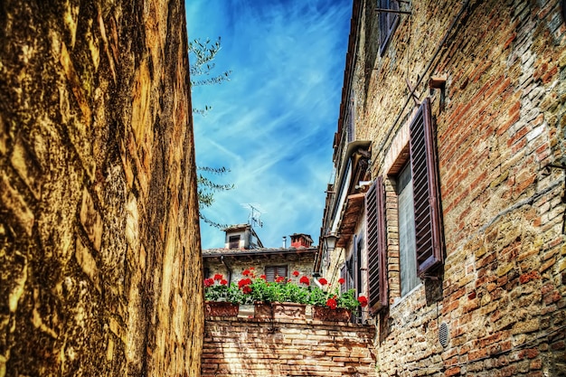 Canto típico de San Gimignano em hdr Itália