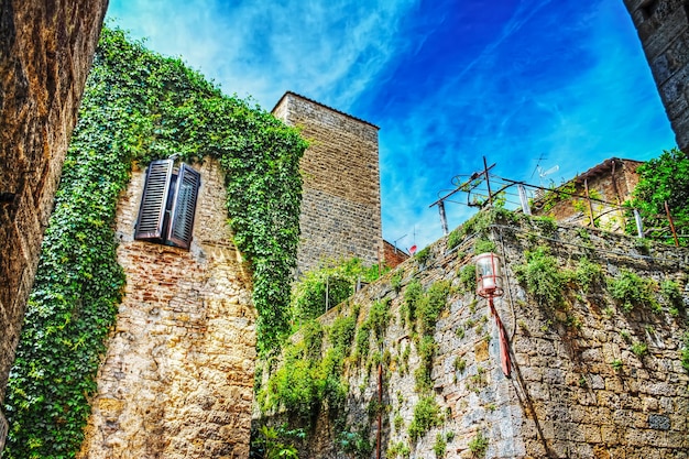 Canto típico de San Gimignano em hdr Itália