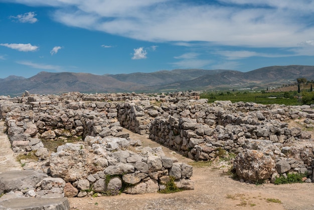 Cantos rodados masivos forman las paredes de la fortaleza y el palacio de Tiryns en Grecia