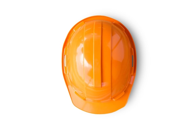 Capacete de engenheiro de segurança laranja em fundo branco