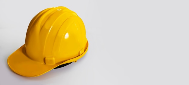 Capacete de segurança em fundo brancoequipamento de proteção de segurança de construção