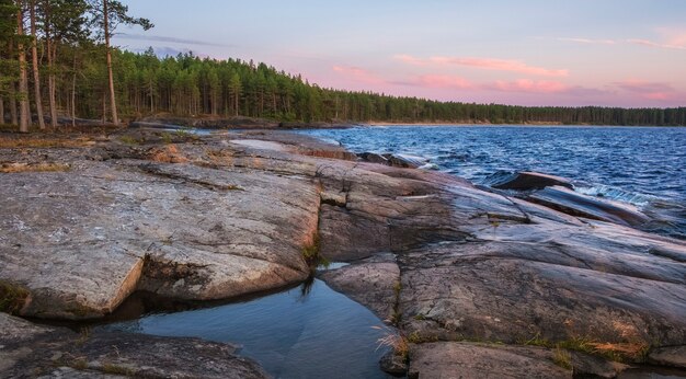 Cape Besov Nase im Onegasee in Karelien in Nordrussland im Sommer