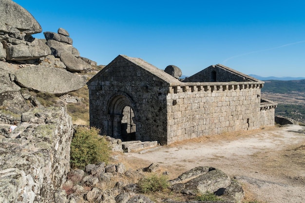 Capela de São Miguel Capela de São Miguel nos arredores da vila medieval de Monsanto Portugal