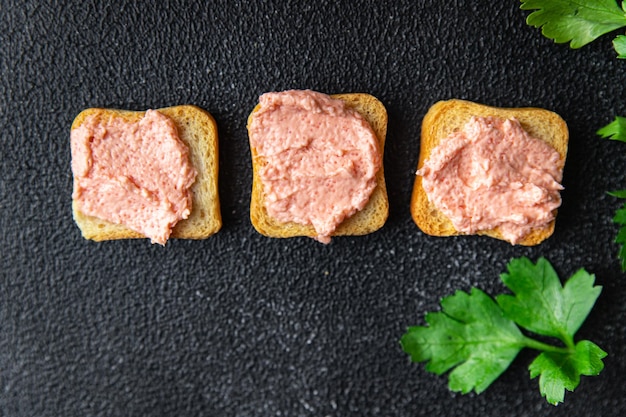 Capelin Roe Kaviar Smorrebrod Sandwich Mahlzeit Snack auf dem Tisch kopieren Raum Essen Hintergrund