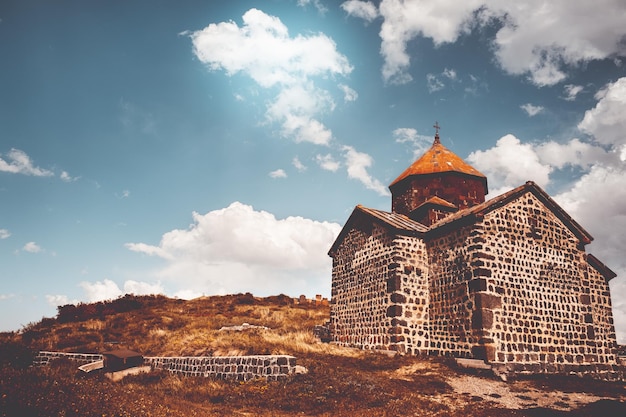 Capilla antigua en el destino turístico de Armenia