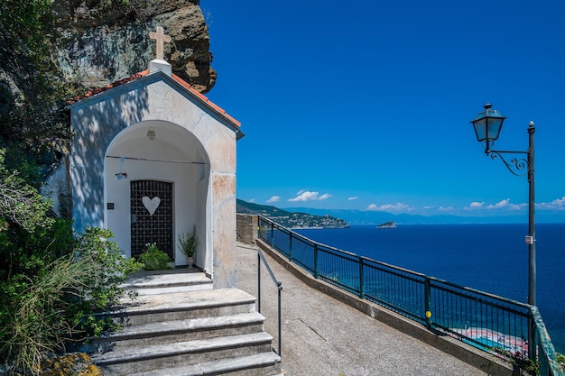 Capilla Blanca en Noli