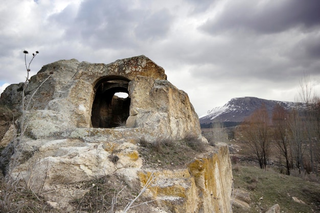 Capilla de la cueva en la ciudad de Turquía Konya