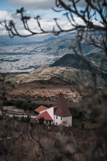 Capilla en las montañas