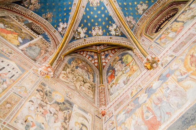 Capilla en ruinas dentro de la Catedral de Toledo, España