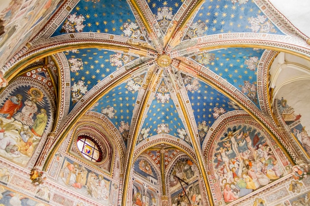 Capilla en ruinas dentro de la Catedral de Toledo, España