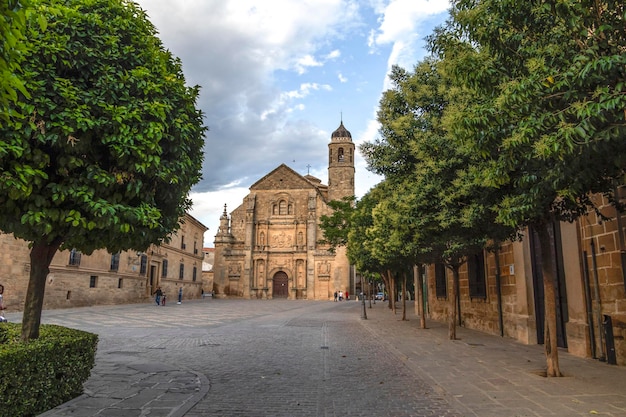 Capilla de El Salvador El Salvador y el Parador de turismo de Úbeda España Palacio Dean Ortega