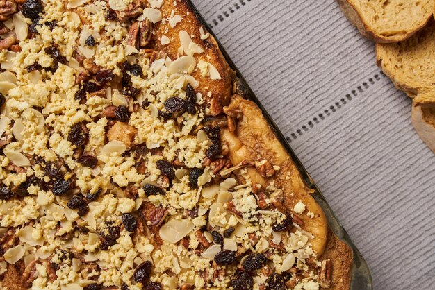 Capirotada de semana santa ein traditionelles süßes Dessert zum Teilen mit der Familie