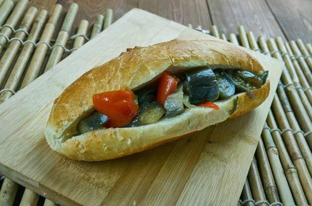 Caponata Picnic Sandwiches - Sizilianisches Auberginen-Relish, Nahaufnahme