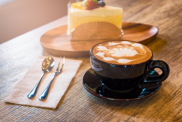 Foto cappuccino, latte coffee art em um copo