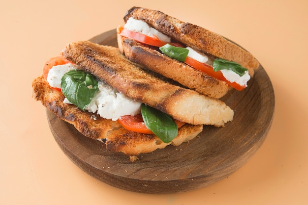 Caprese Panini Sandwich gesundes Sandwich