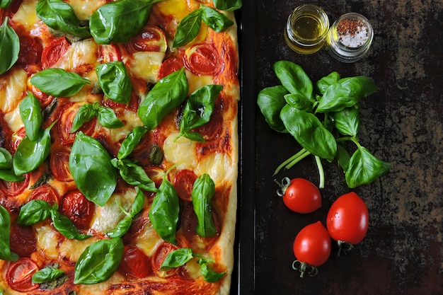 Caprese Pizza. Keto-Diät