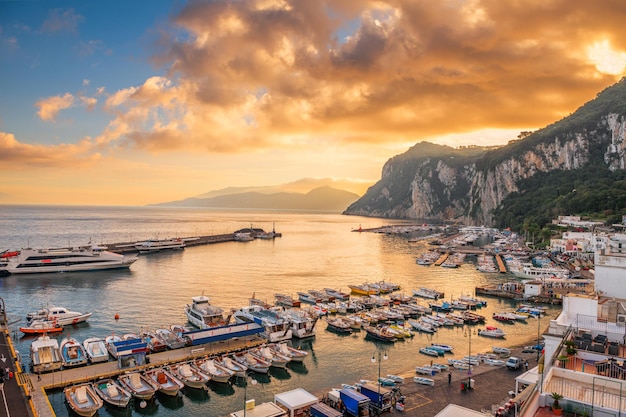 Capri, Italien Über dem Hafen am Morgen