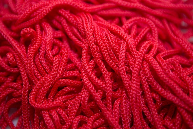 Captura aproximada de um fio macio na cor vermelha