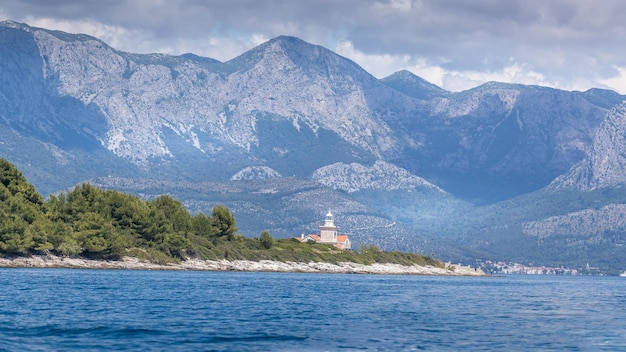 Captura de pantalla de un faro en la isla de Croacia