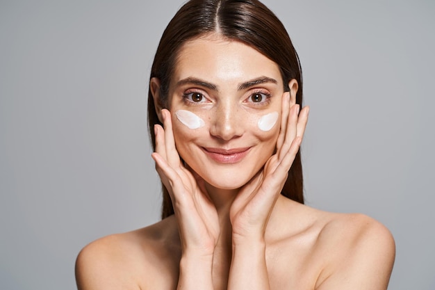 cara de crema país de las maravillas mujer feliz