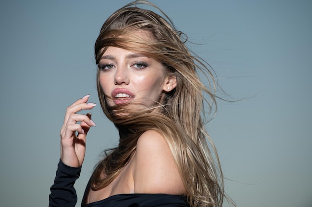 Cara de mujer para salón de belleza retrato de niña bonita con cabello natural rostro femenino retrato sexy fema