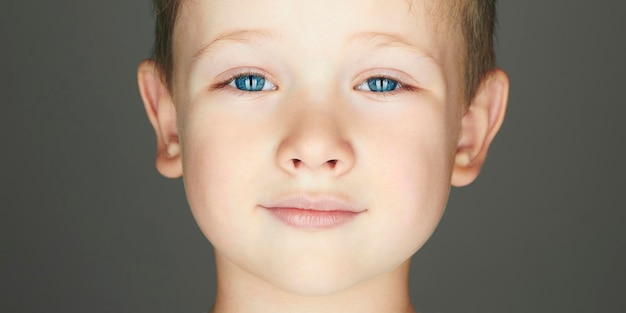 cara de niño niño sonriente