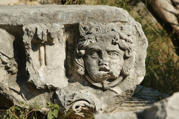 Foto cara de piedra en la ciudad antigua de myra en demre antalya turkiye