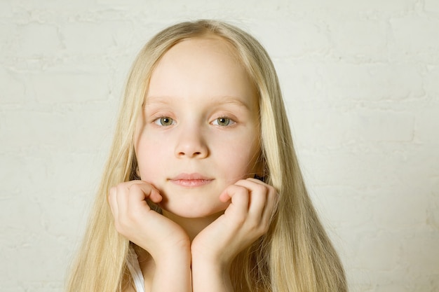 Cara de primer plano de la niña