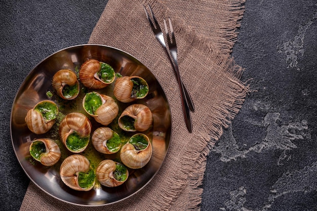 Caracóis de Bourgogne Escargot com óleo de ervas e alho