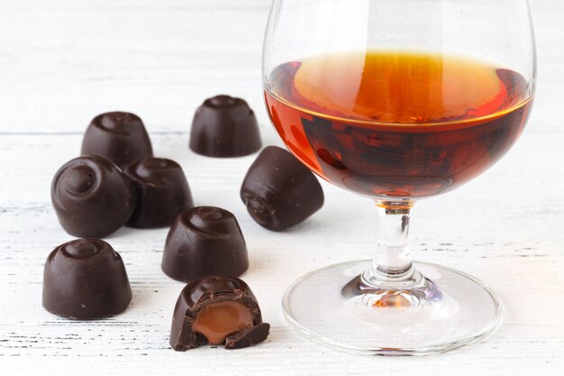 Caramelos de chocolate con brandy