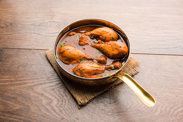 Caril de frango com pernas ou coxinha ou Murg Tangri ou tangdi masala