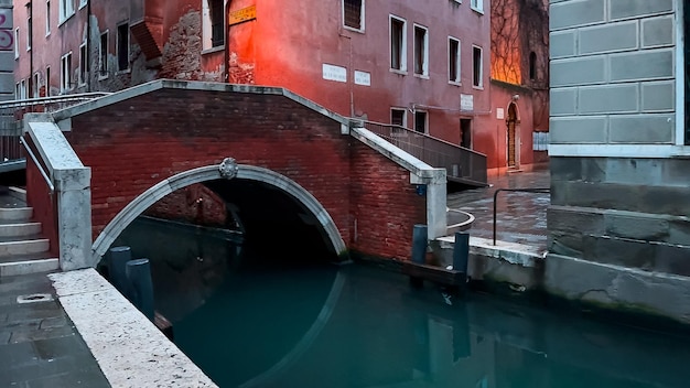 Carnaval de Veneza Pessoas no carnaval veneziano máscaras e trajes nas ruas de Veneza Itália Europa 10 de fevereiro de 2024