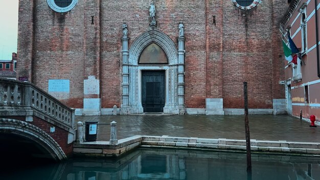 Carnaval de Venecia La gente en el carnaval veneciano máscaras y trajes en las calles de Venecia Italia Europa 10 de febrero de 2024