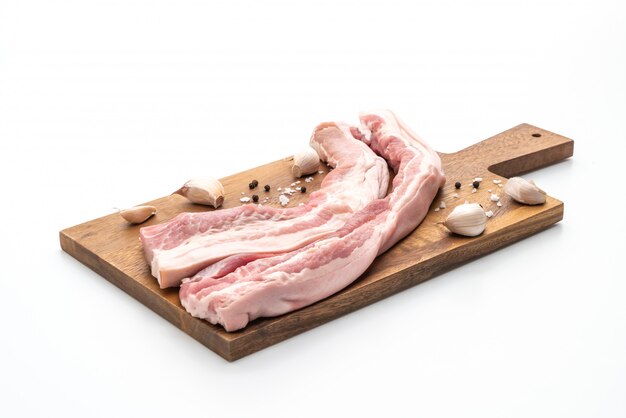 carne de cerdo cruda crujiente fresca