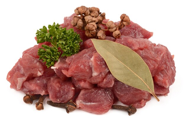 Carne com especiarias em branco