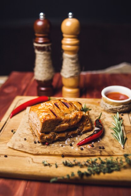 Foto carne de bovino assada