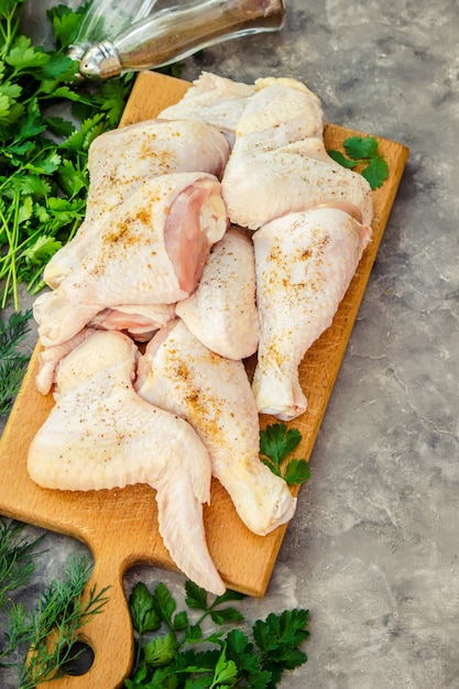 Carne de frango, foco seletivo. comida e bebida.