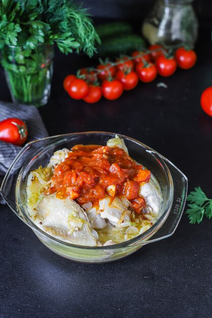 Carne de frango molho de tomate chakhokhbili