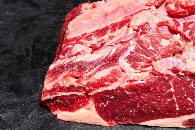 carne de lombo de vaca velha maturada em fundo de ardósia