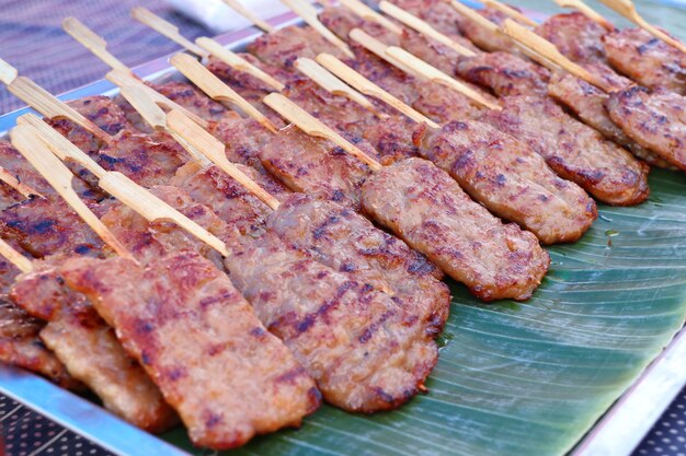 carne de porco assada na comida de rua