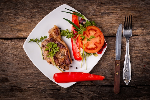 Foto carne de porco assada