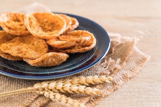 carne de porco desfiada seca no biscoito de arroz