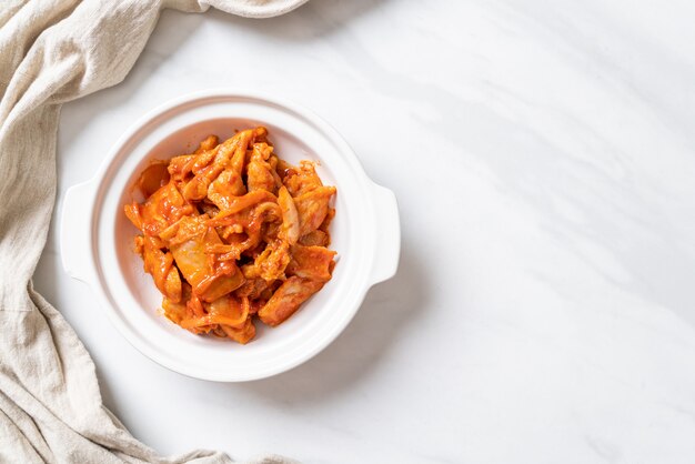 carne de porco frita com kimchi