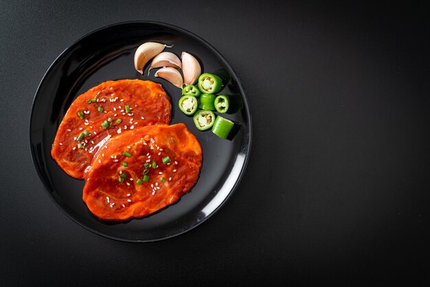 Carne de porco marinada coreana ou carne de porco fresca marinada com pasta picante coreana